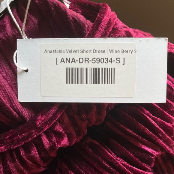 Baltic Born Anastasia Velvet Short Dress - Picture 12 of 12